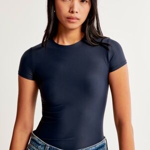 Abercrombie Soft Matte Seamless Tuckable Baby Tee - Medium